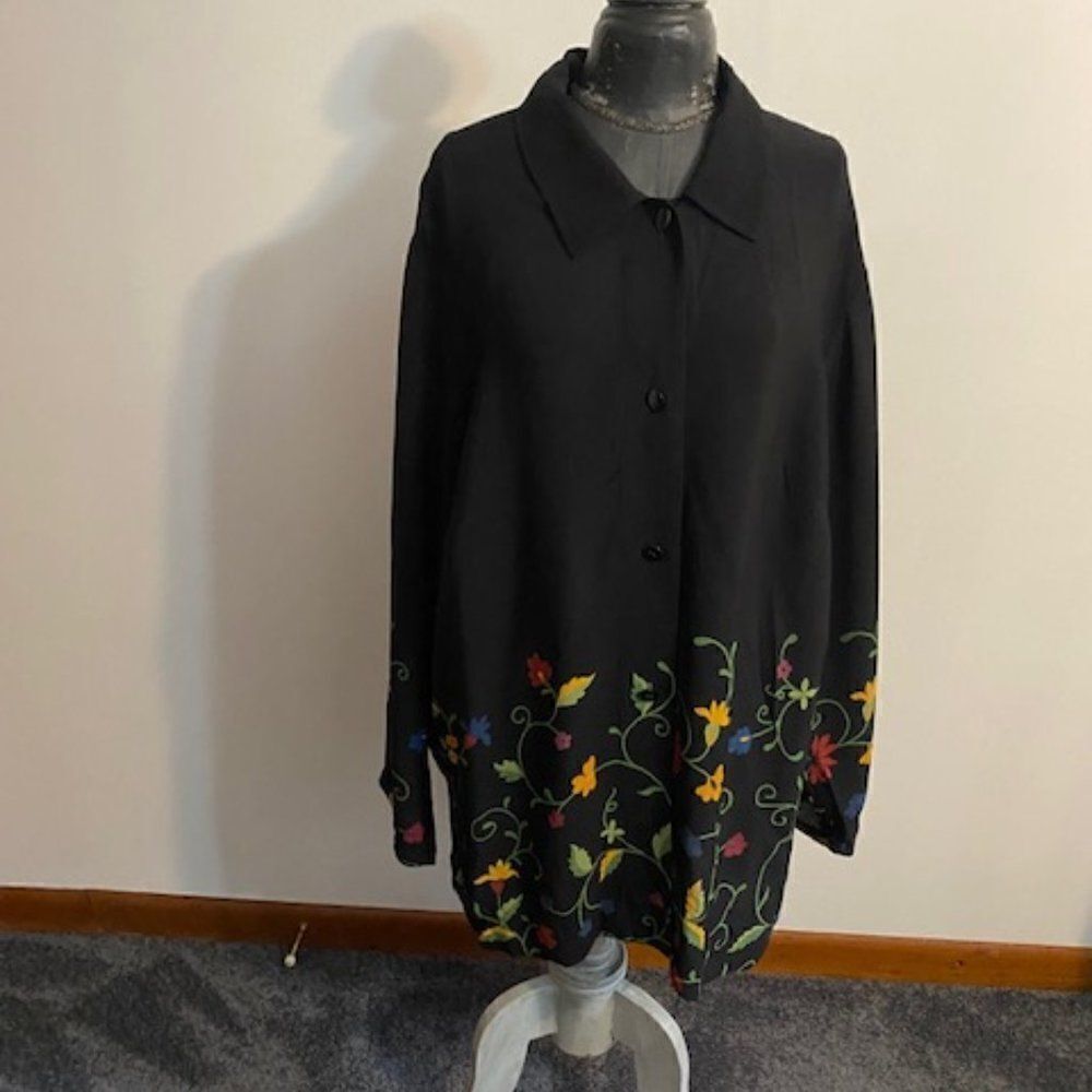 Josephine Chaus Woman Black Cardigan with Floral print bottom, size 3x